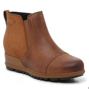 Sorel Evie II Chelsea boots size 6